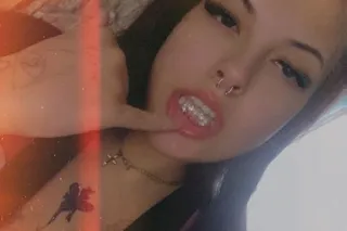 Curvy Bomb shell 💥 - Image 4